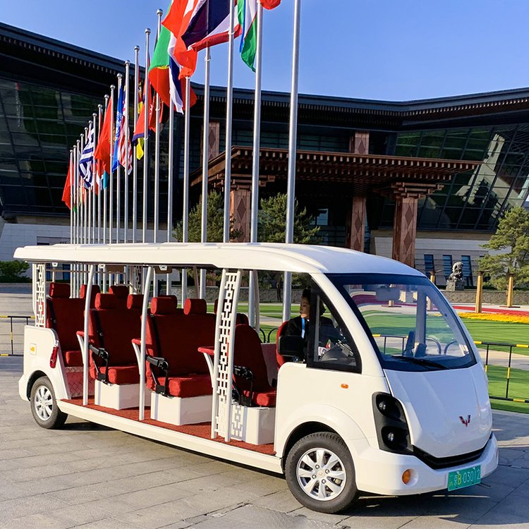 五菱11座敞开式国宾车