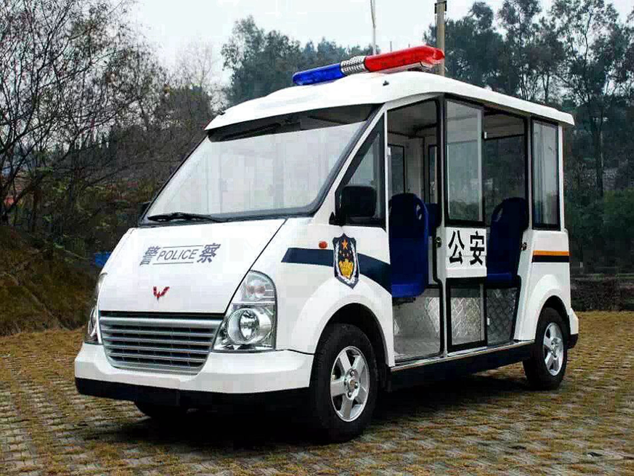 五菱威威系列5座巡逻车