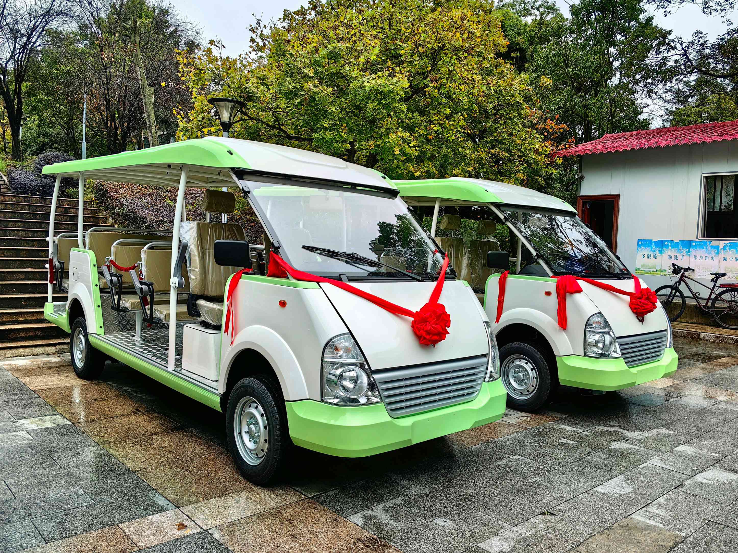 五菱威威系列14座观光车