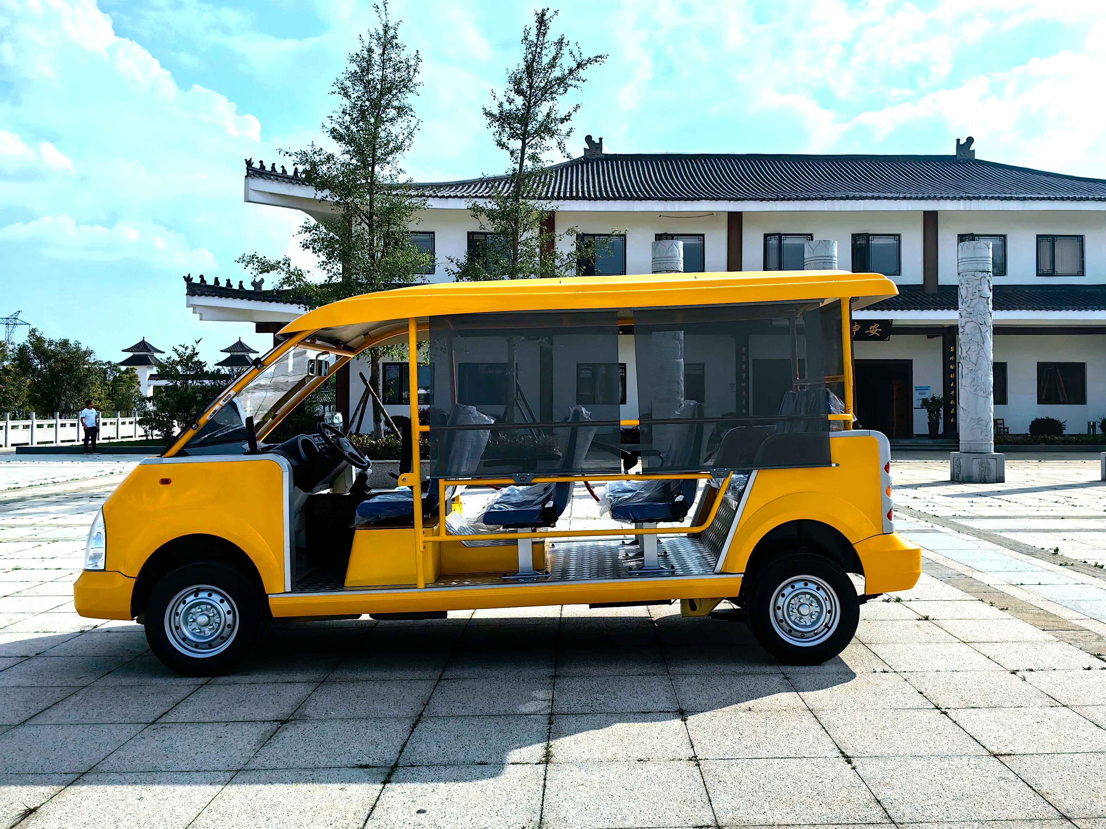 五菱威威系列11座敞开式观光车